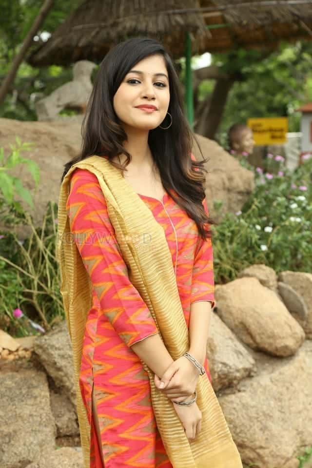 Young Telugu Actress Simran Sharma Photos 28
