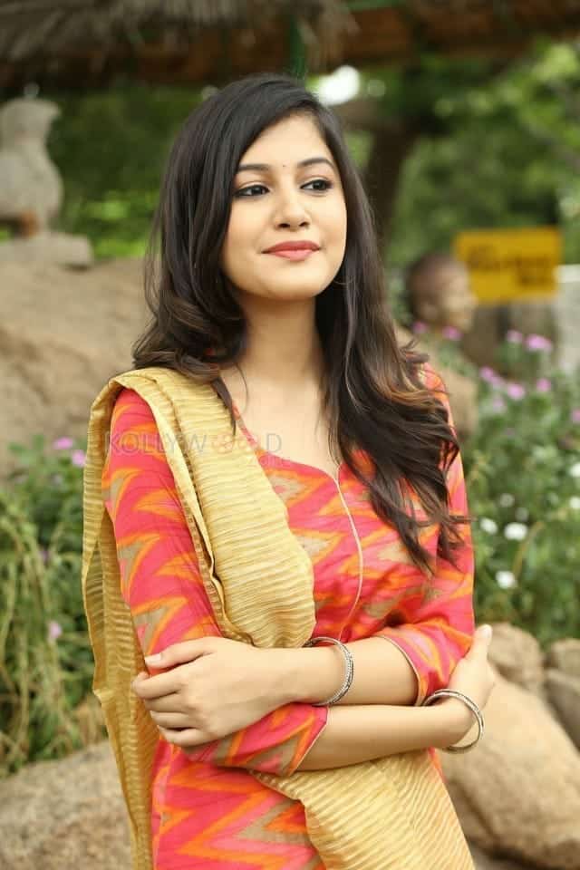 Young Telugu Actress Simran Sharma Photos 29