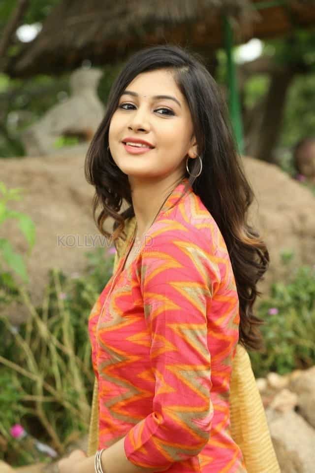 Young Telugu Actress Simran Sharma Photos 31
