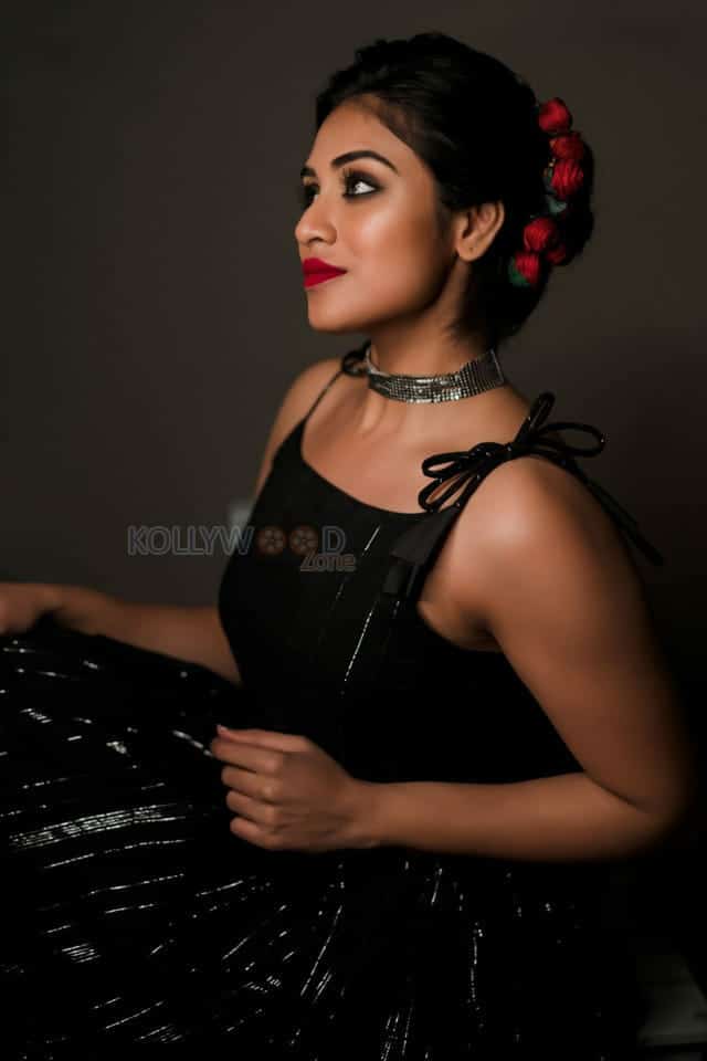 indhuja ravichandran beauty in black photoshoot pictures 05