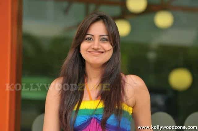 Actress Aksha Photo Gallery 27
