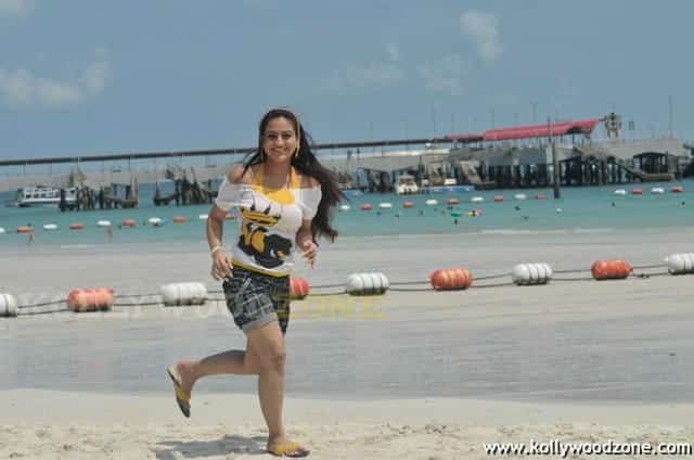Actress Aksha Photo Gallery 32