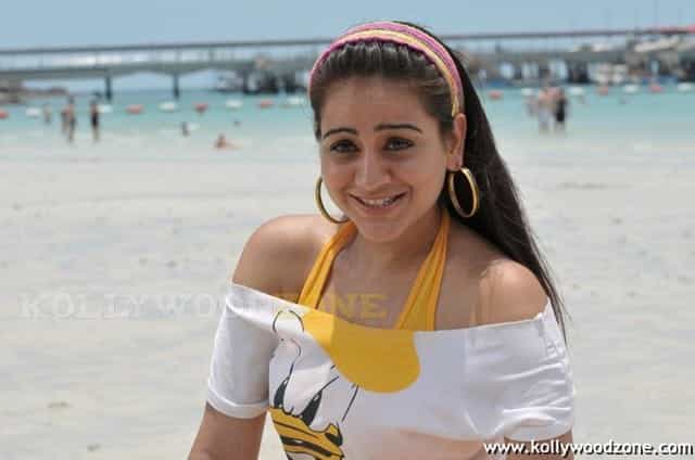 Actress Aksha Photo Gallery 41