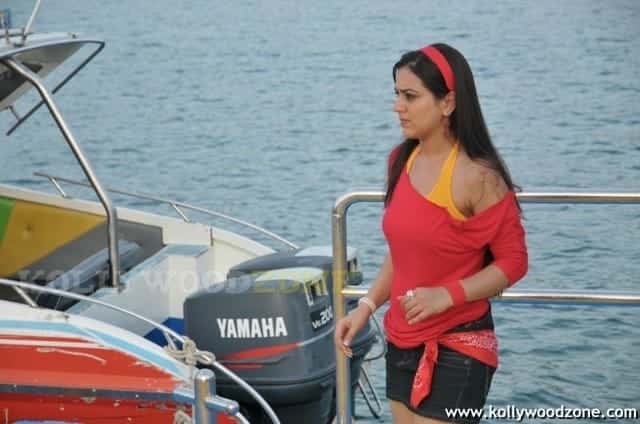 Actress Aksha Photo Gallery 51