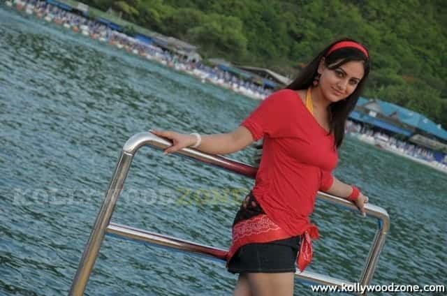 Actress Aksha Photo Gallery 55