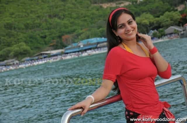 Actress Aksha Photo Gallery 56