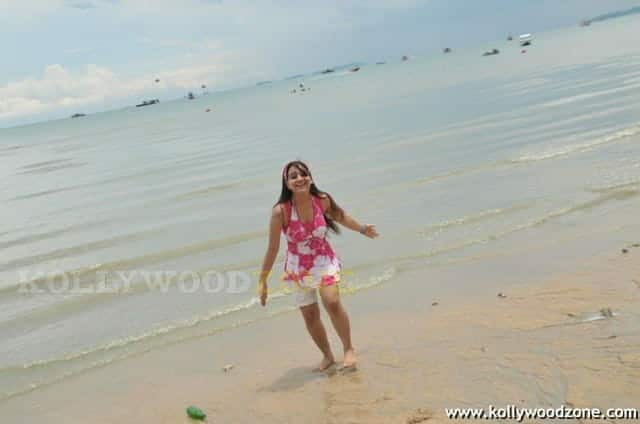 Actress Aksha Photo Gallery 59