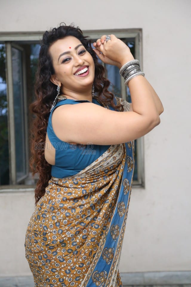 Actress Ester Noronha at Maya Movie Pre Release Event Photos 23