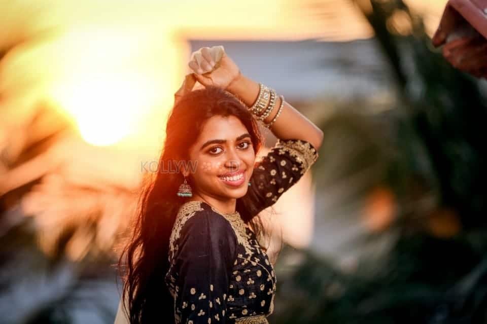 Actress Lovelyn Chandrasekhar Photoshoot Photos 07