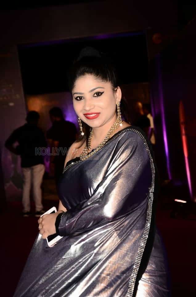 Actress Madhulagna Das At Zee Aspara Awards 2018 Photos 04