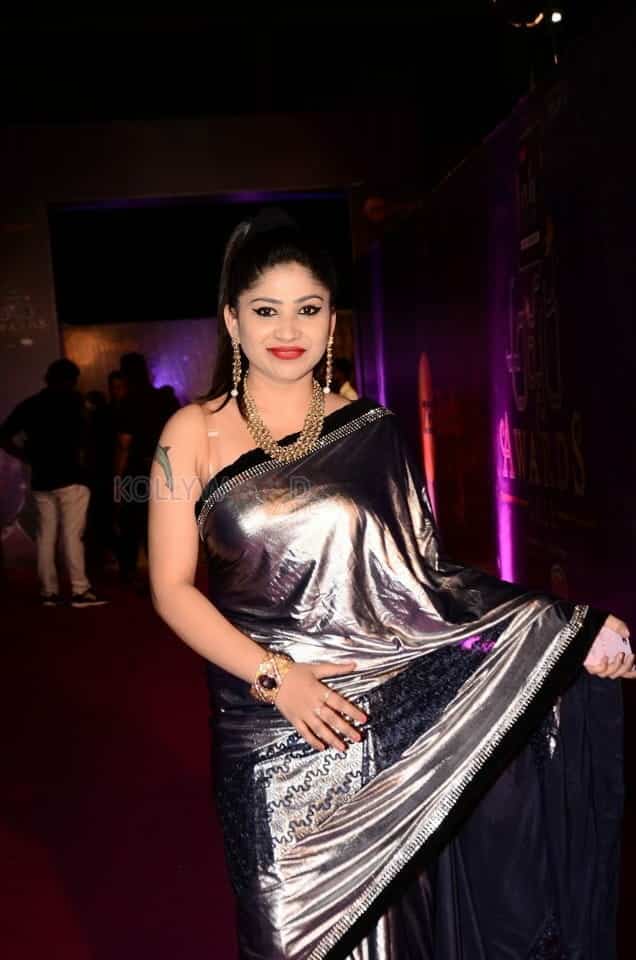 Actress Madhulagna Das At Zee Aspara Awards 2018 Photos 05