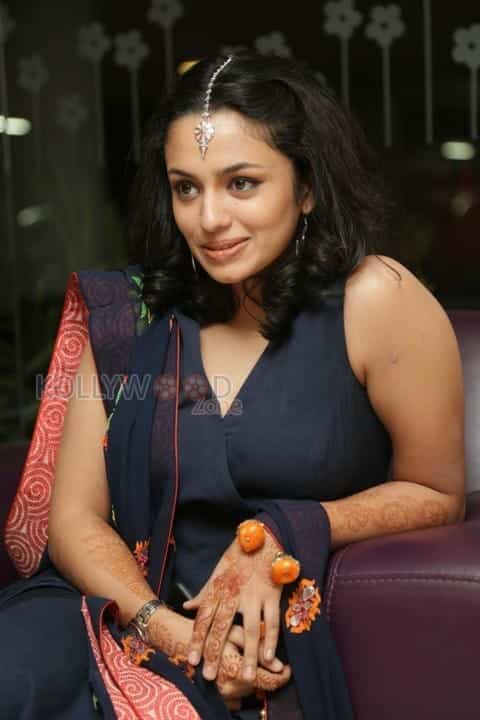 Actress Malavika Nair New Photos 09