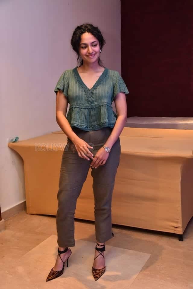Actress Malavika Nair at Thank You Movie Team Media Interaction Pictures 15