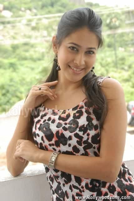 Actress Panchi Bora Cute Pictures 11