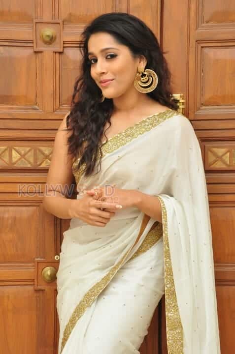 Actress Rashmi Gautam Beautiful Saree Photos 10