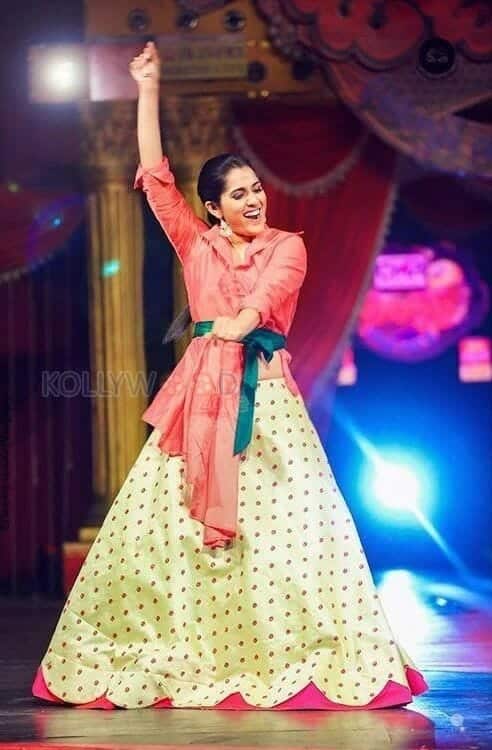 Actress Rashmi Gautam Photoshoot Pictures 08