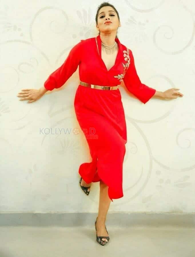 Actress Rashmi Gautam Photoshoot Pictures 14