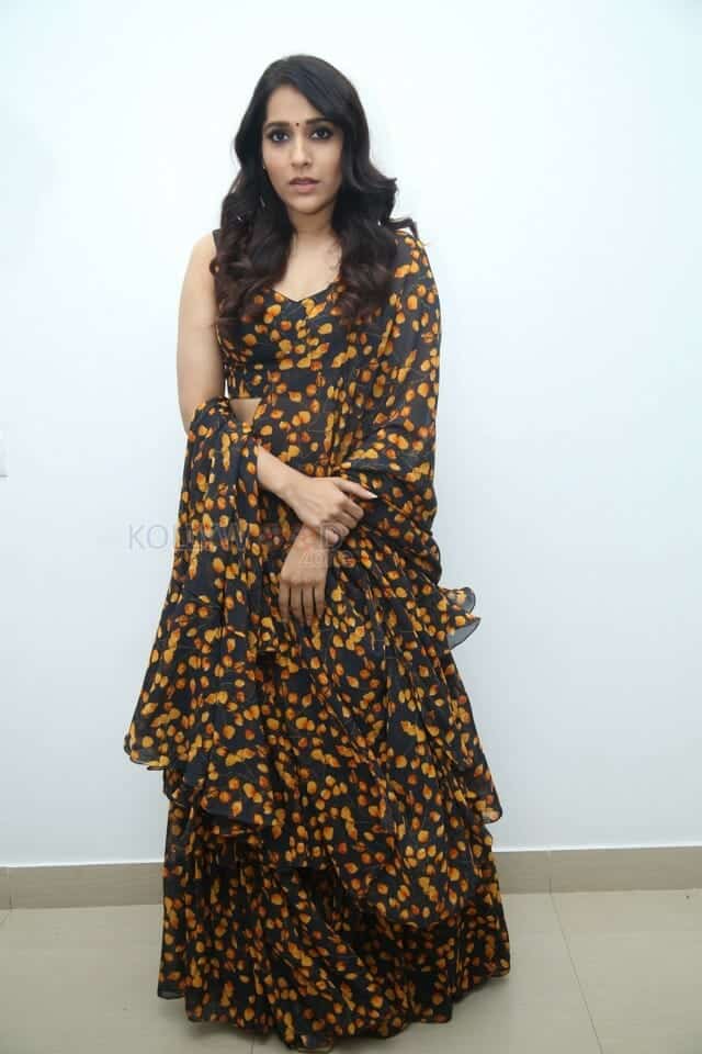 Actress Rashmi Gautam at Bomma Blockbuster Movie Pre Release Event Photos 14