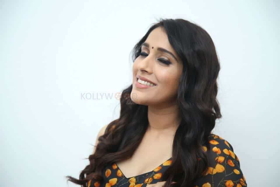 Actress Rashmi Gautam at Bomma Blockbuster Movie Pre Release Event Photos 24