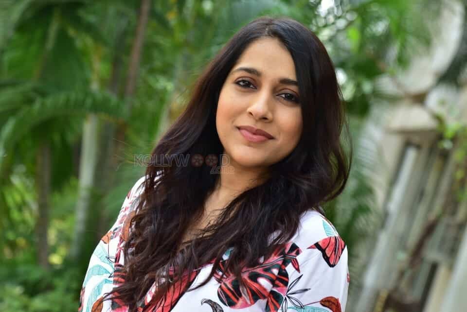 Actress Rashmi Gautam at Bomma Blockbuster Movie Success Meet Photos 01