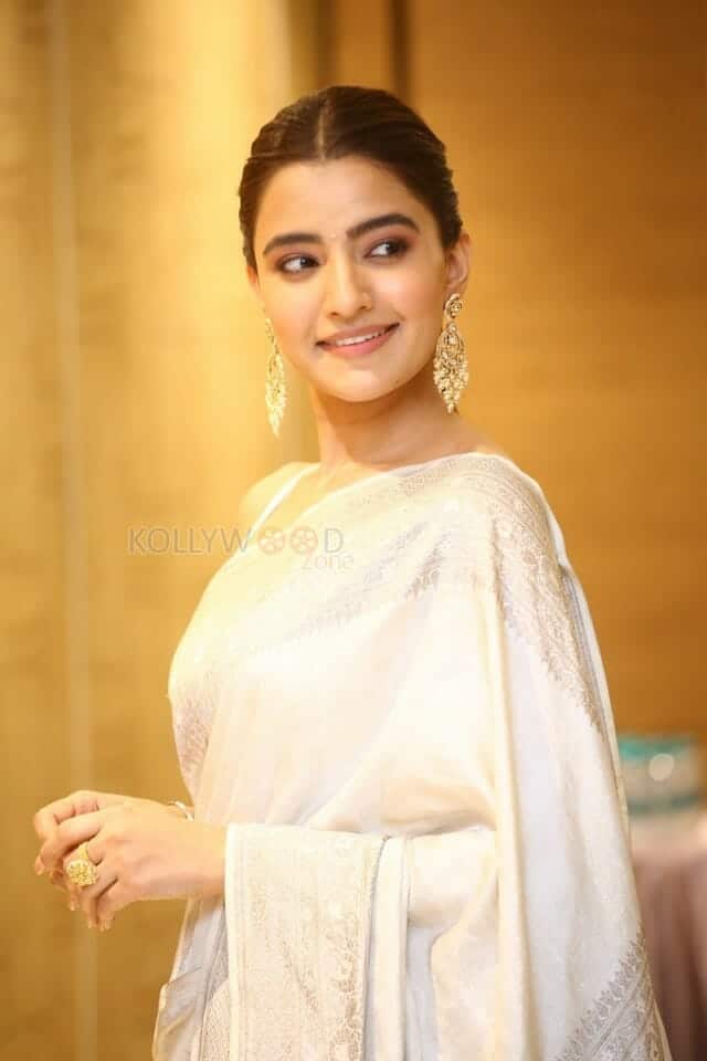 Actress Rukshar Dhillon at Ashoka Vanamlo Arjuna Kalyanam Movie Press Meet Photos 02
