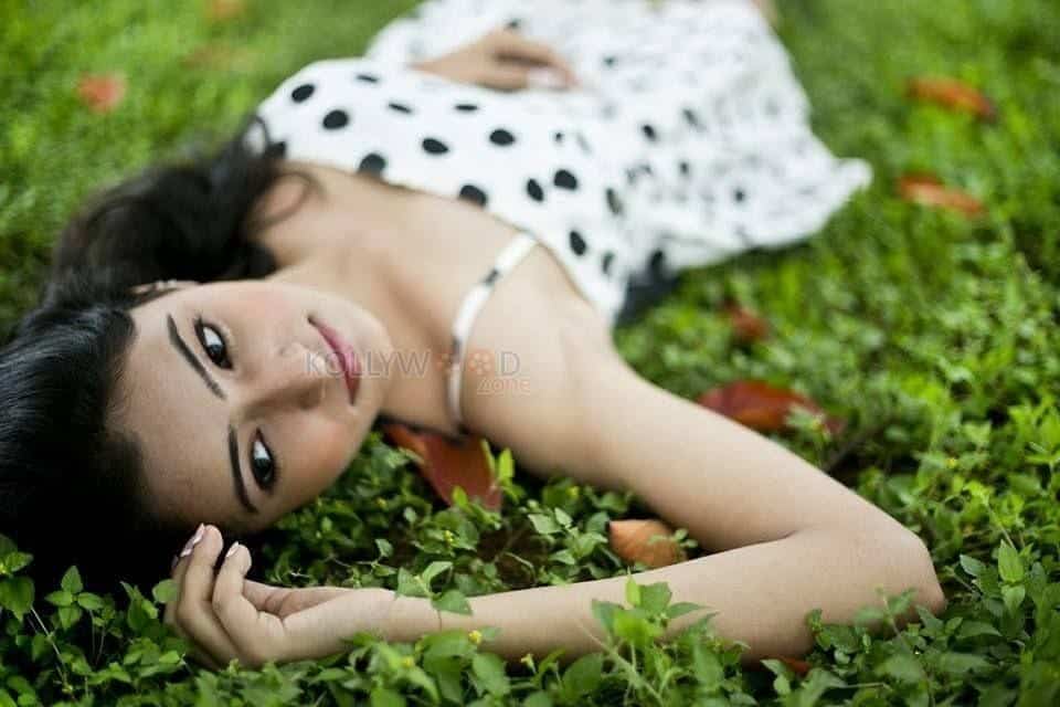 Actress Rukshar Mir Sexy Photos 07