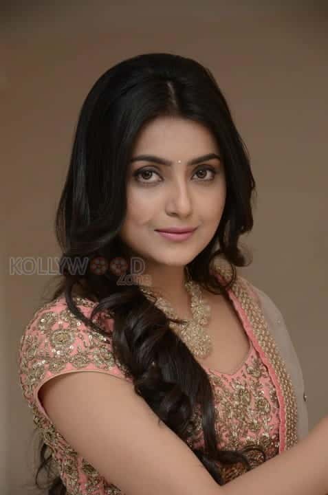 Beautiful Avantika Mishra Sexy Pictures 51