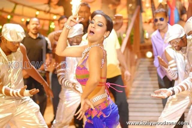 Glamour Actress Mumaith Khan Photos 17