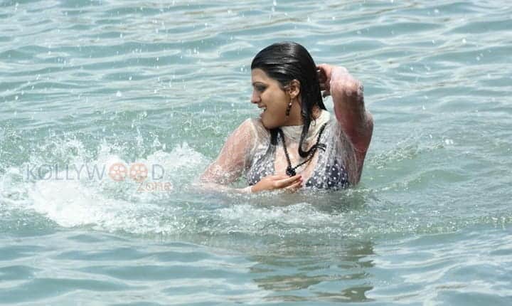 Hot And Sexy Tashu Kaushik Pictures 18