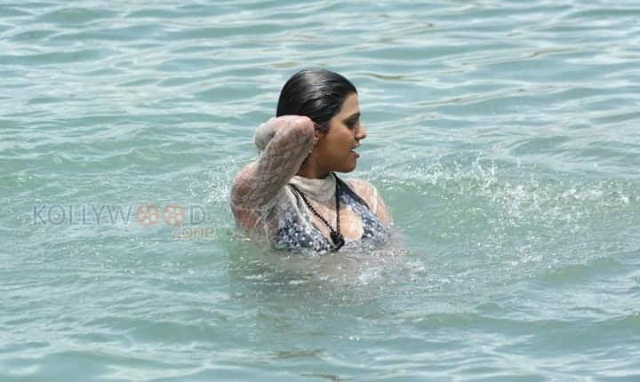 Hot And Sexy Tashu Kaushik Pictures 19