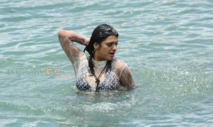 Hot And Sexy Tashu Kaushik Pictures 21