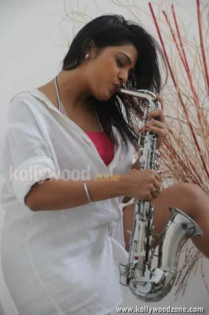 Hot Tashu Kaushik Spicy Sexy Stills 32