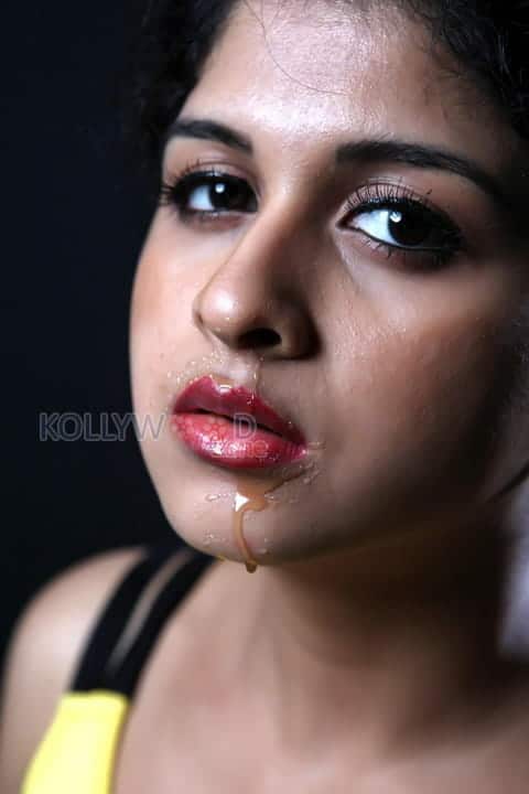 Ice Cream 2 Movie Heroine Naveena Mrudhula Basker Hot Photos 13