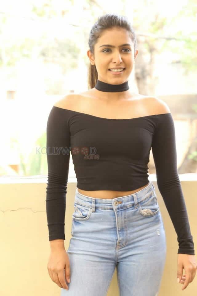 Kirrak Party Heroine Samyuktha Hegde Photos 34