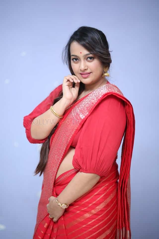 Malayalam Actress Ester Noronha at Maya Teaser Launch Photos 01