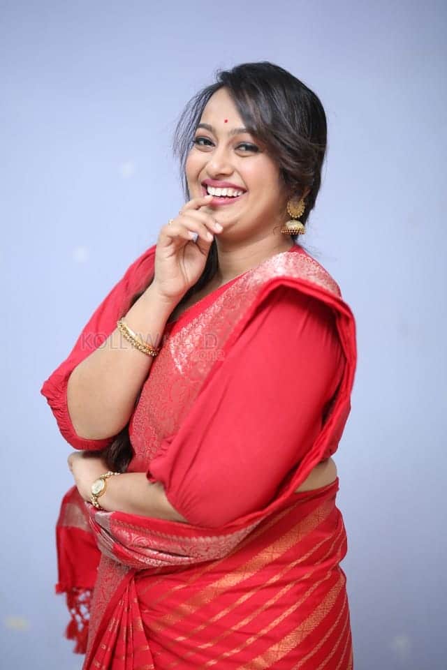 Malayalam Actress Ester Noronha at Maya Teaser Launch Photos 07