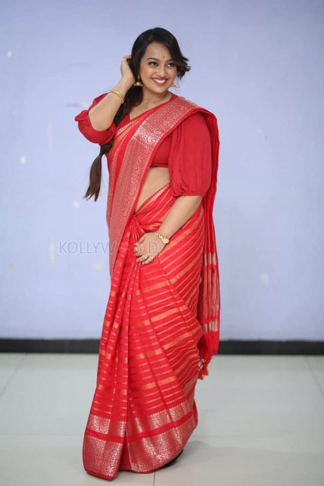Malayalam Actress Ester Noronha at Maya Teaser Launch Photos 17