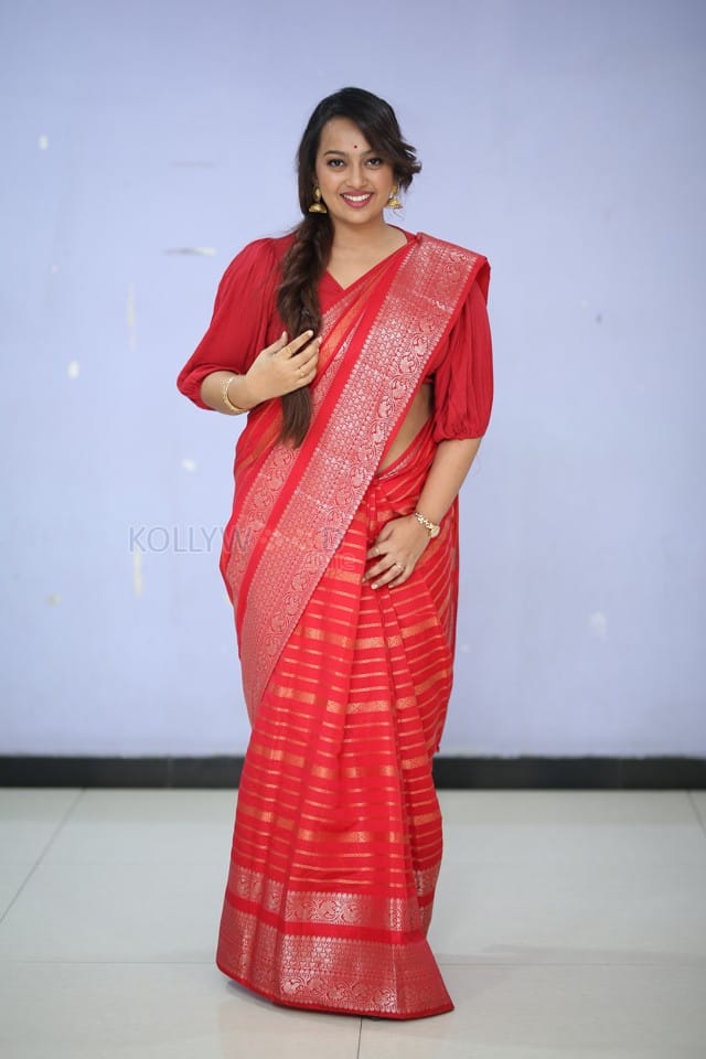 Malayalam Actress Ester Noronha at Maya Teaser Launch Photos 18