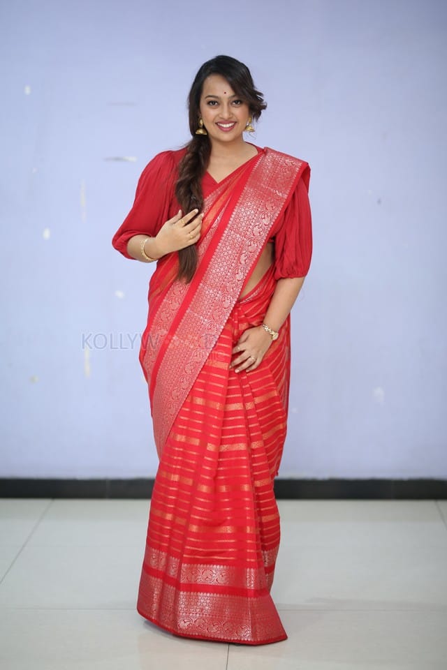 Malayalam Actress Ester Noronha at Maya Teaser Launch Photos 18