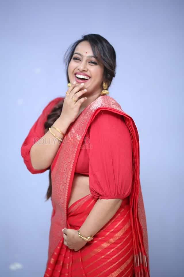 Malayalam Actress Ester Noronha at Maya Teaser Launch Photos 30