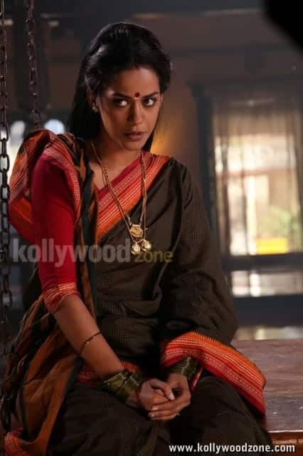 Mumaith Khan Spicy Saree Pictures 49