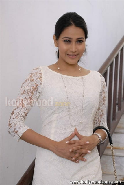 Panchi Bora In Aakasame Haddu Success Meet Photos 04