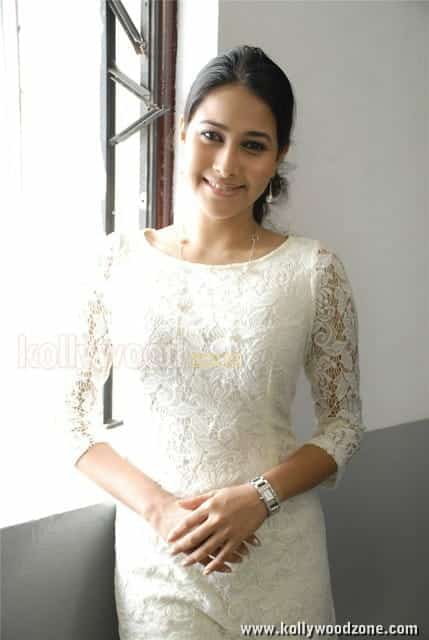 Panchi Bora In Aakasame Haddu Success Meet Photos 05