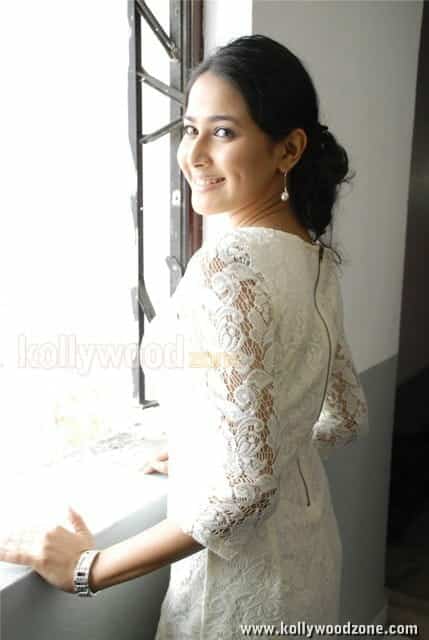 Panchi Bora In Aakasame Haddu Success Meet Photos 06