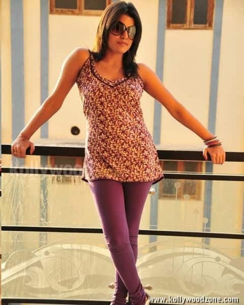 Pazhaya Vannarapettai Heroine Tashu Kaushik Sexy Photos 02