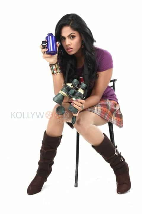 Purampokku Engira Podhuvudamai Heroine Karthika Nair Stills 36