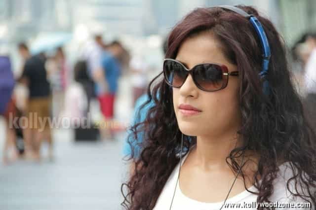 Sattam Oru Iruttarai Heroine Piaa Bajpai Stills 01