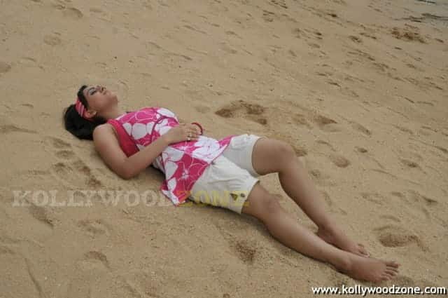 Sexy Actress Aksha Stills 60