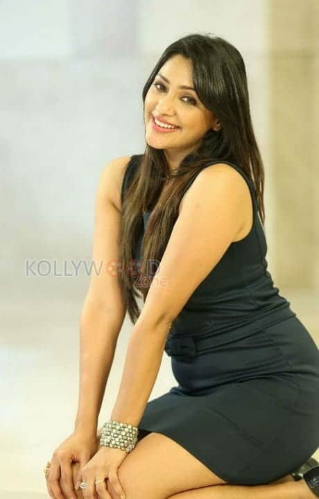 Sexy Actress Kesha Khambhati Photoshoot Stills 03