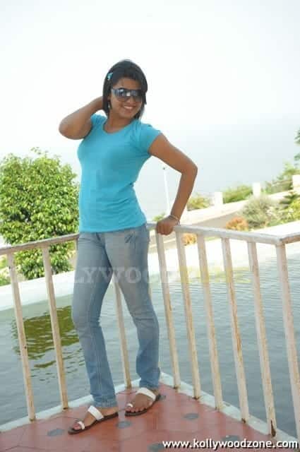 Sexy Tashu Kaushik Photos 169